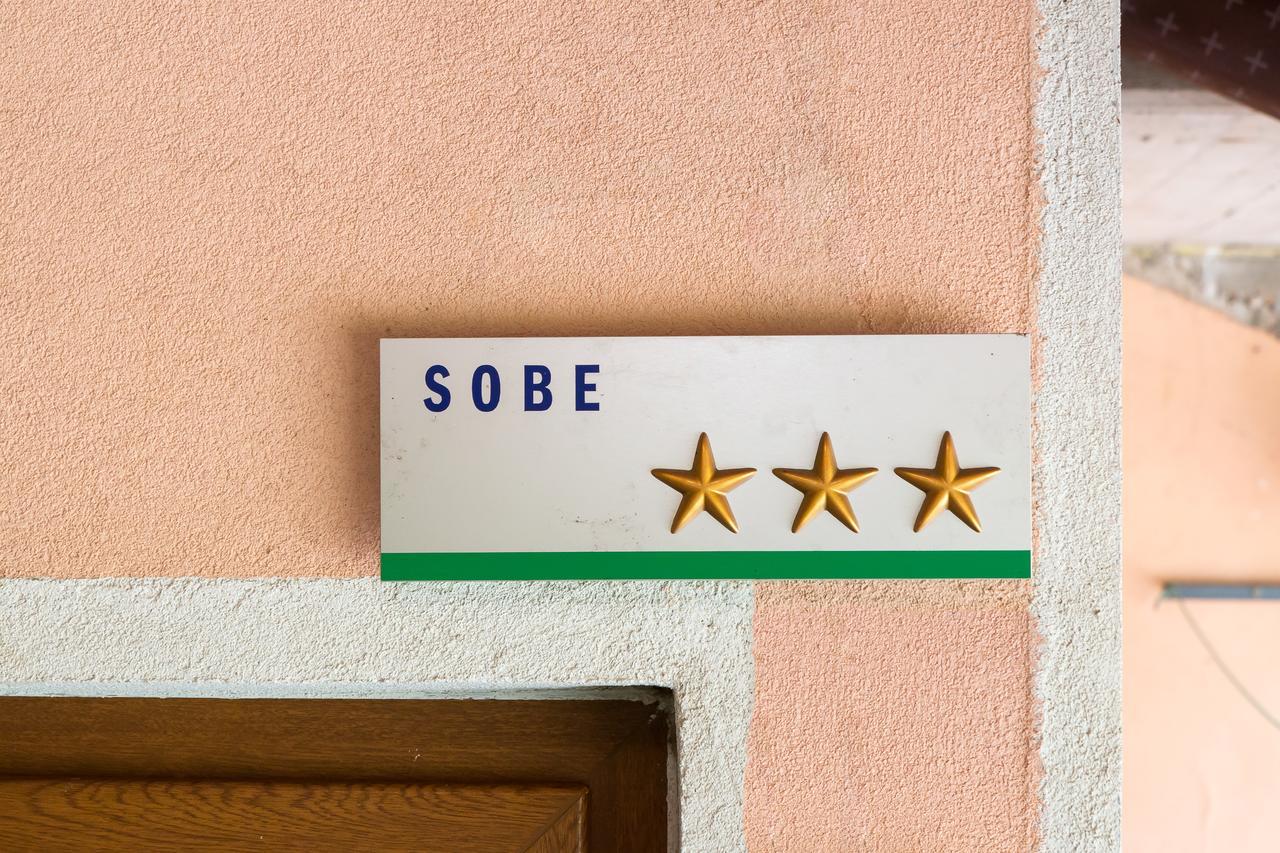 Apartma In Sobe Pilih Vipava Exteriér fotografie