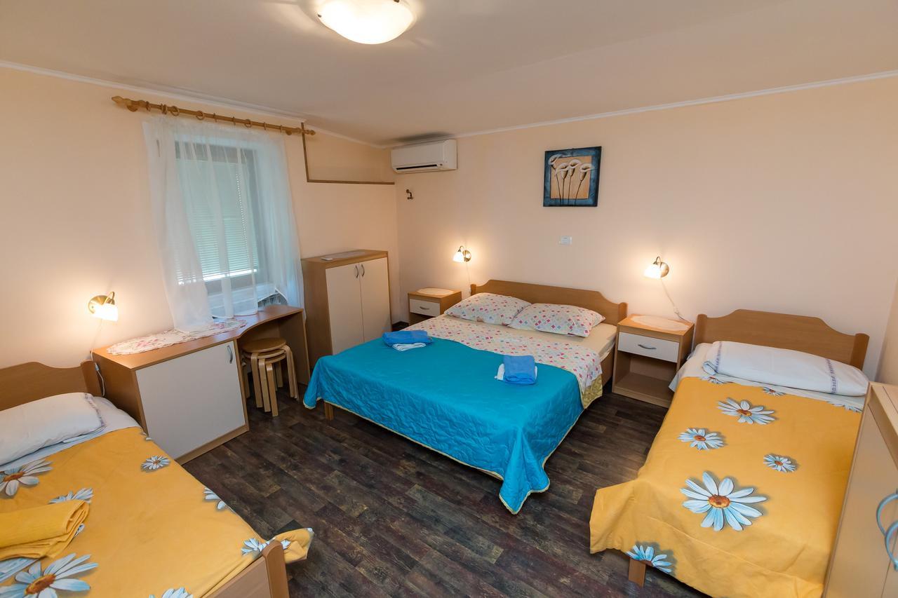 Apartma In Sobe Pilih Vipava Exteriér fotografie
