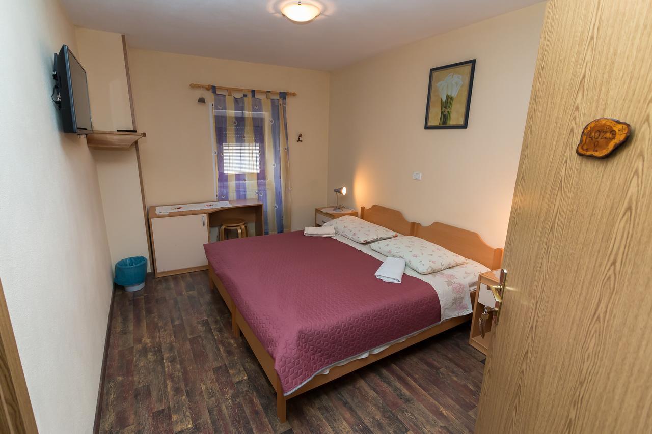 Apartma In Sobe Pilih Vipava Exteriér fotografie